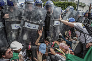 'Choque con la policía' © Farouk Batiche 